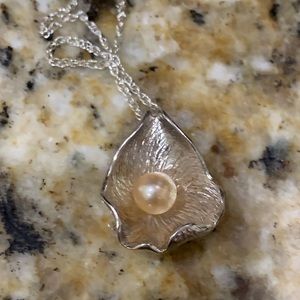 Vantel Pearl’s Necklace